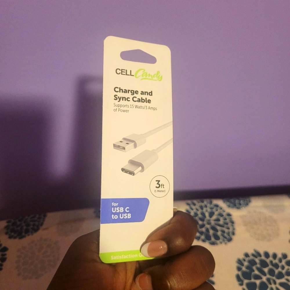 White USB C to USB Charge and Sync Cable NIP
